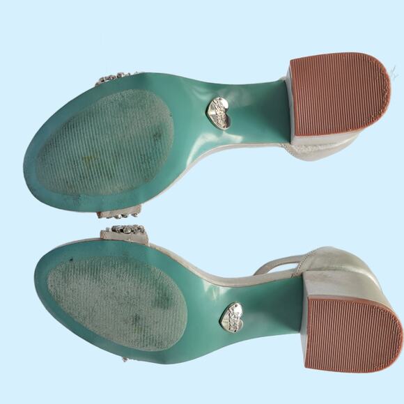 BETSEY JOHNSON SB-Mel Silver Jewel Block Heel Sandal Size 8 Ankle Strap Dressy - Picture 8 of 10